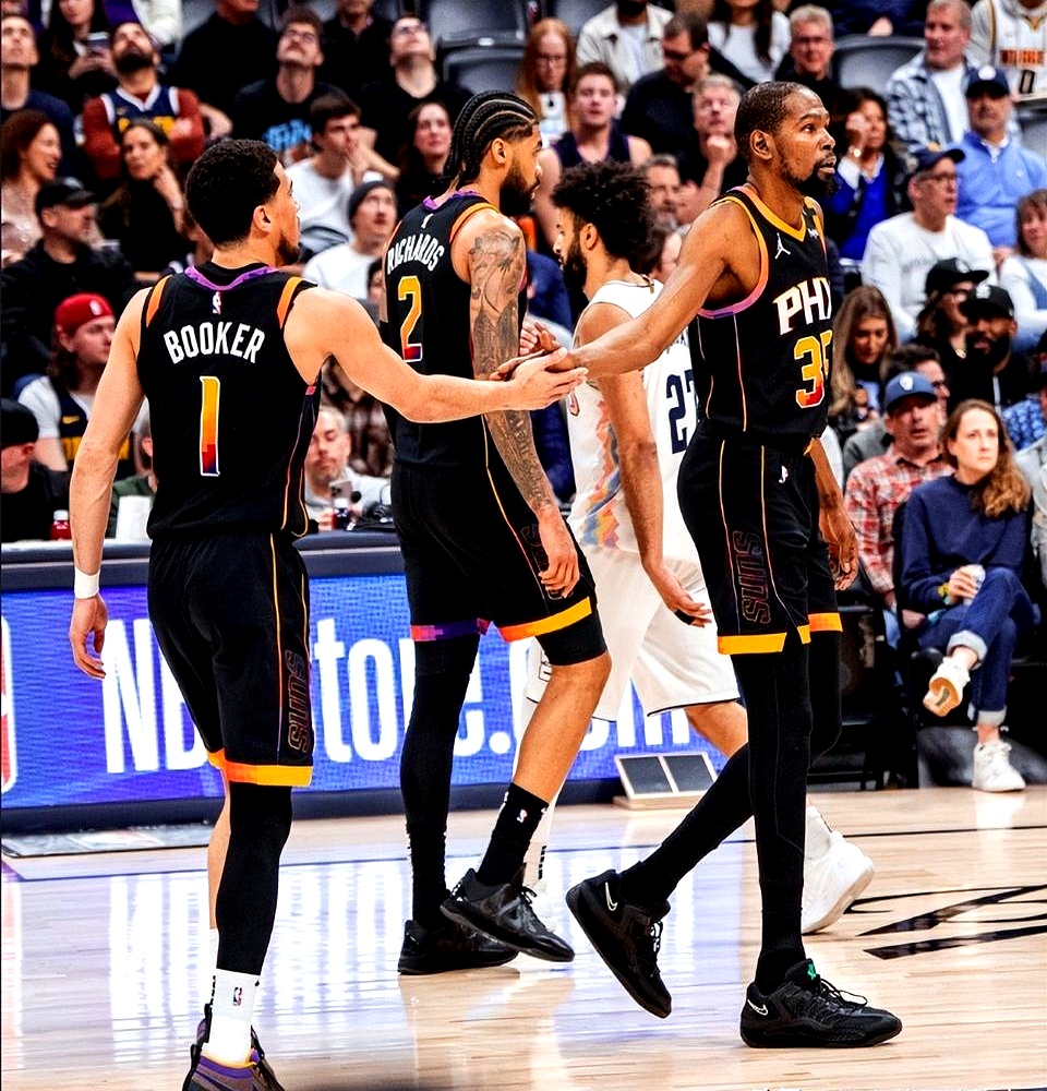 NBA季后赛窗口期再迎强敌，埃因霍温止住颓势，主帅态度：悬念犹存，更衣室氛围转暖的简单介绍