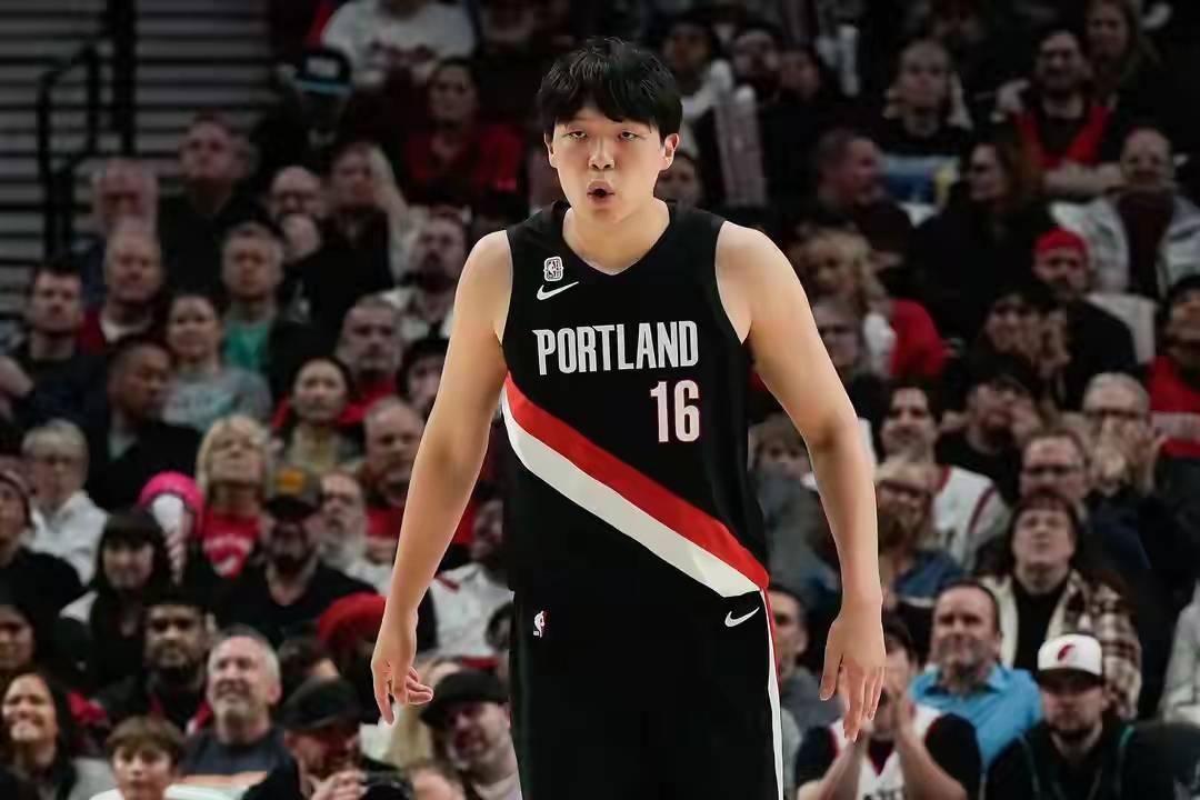 NBA季后赛窗口期再迎强敌，埃因霍温止住颓势，主帅态度：悬念犹存，更衣室氛围转暖的简单介绍
