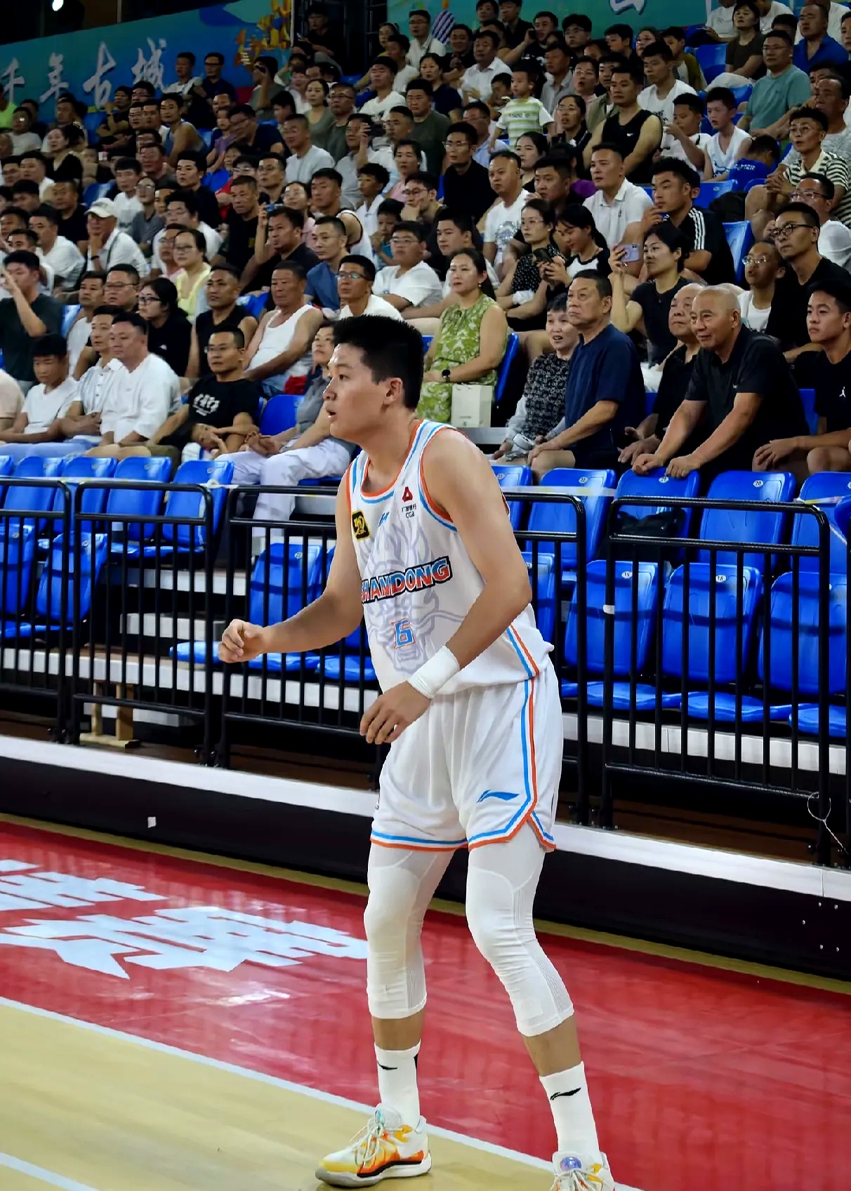  关键时刻夏洛特黄蜂备战CBA常规赛，手感冰凉细节曝光，震撼外界，控场能力受关注