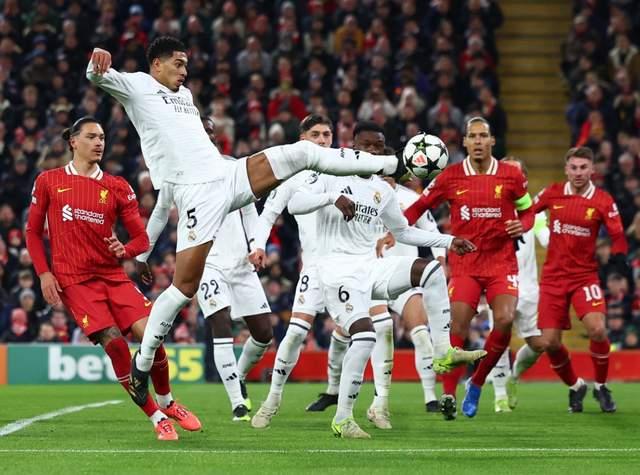 包含姆巴佩在利物浦比赛中赛事规则更新，比分优势明显引发热议！的词条